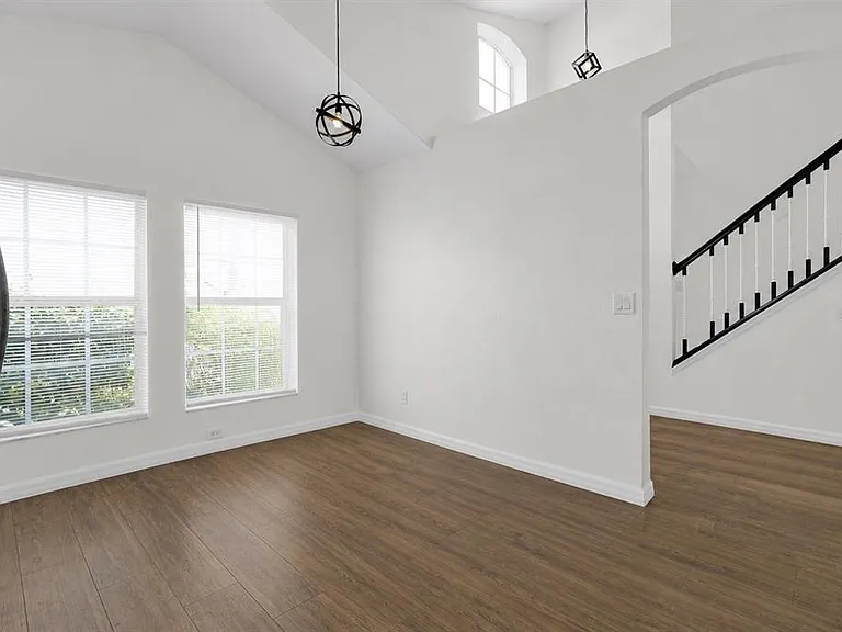 204 Gleneagles Dr — Photo 14