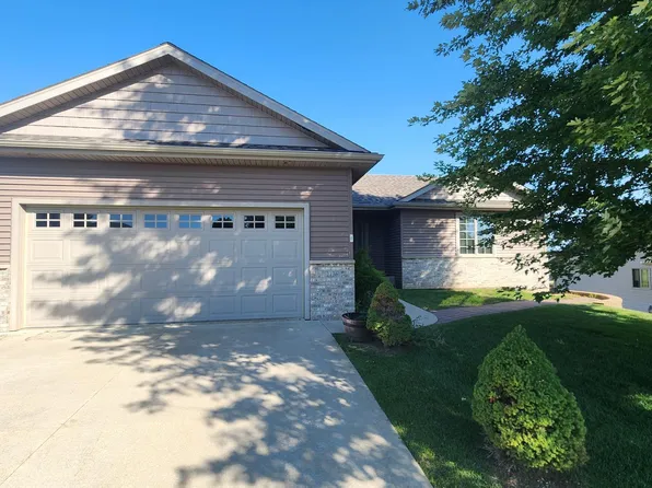 2136 Ashland Dr NW, Rochester, MN 55901