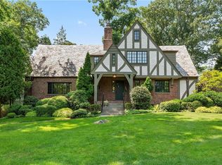 18 Anchor Dr, Rye, NY 10580