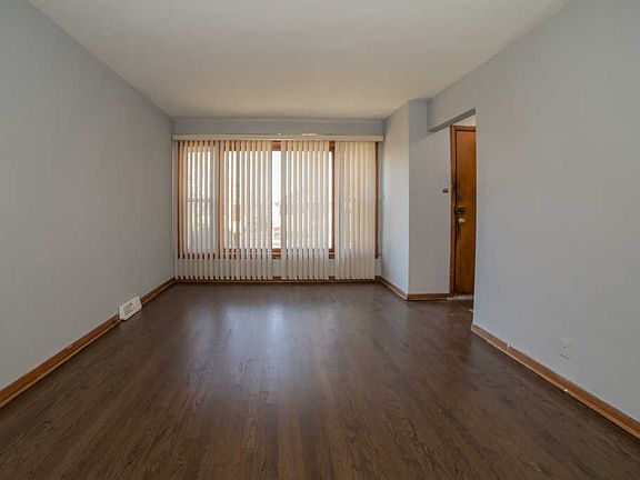 5th image of 9349 S Paxton Ave