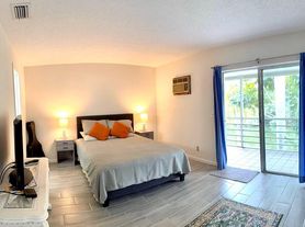 63 Windsor Dr, West Palm Beach, FL