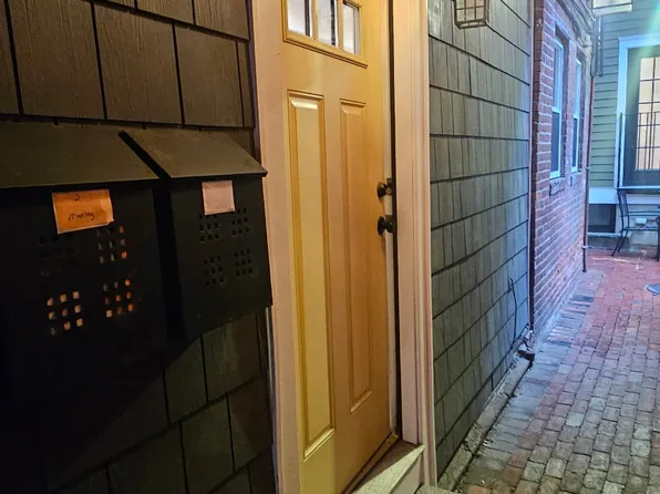19 Clark St #1, Boston, MA 02109