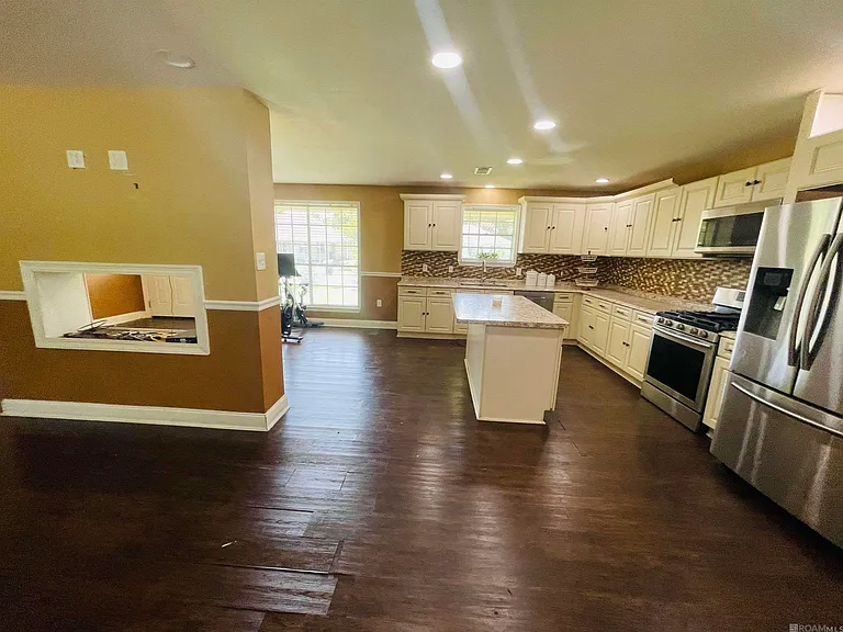 4036 Ridgemont Dr — Photo 32
