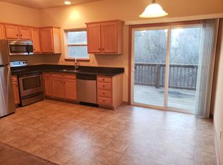 712 Oakbrook Pl, Manhattan, KS 66503