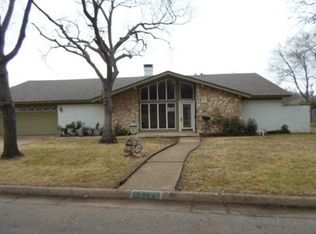 5904 Diamond Oaks Ct, Haltom City, TX 76117