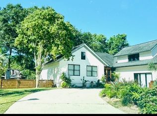 951 Carmel Dr, Charleston, SC 29412