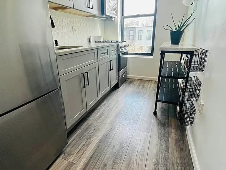 610 Macdonough St #2 — Photo 3