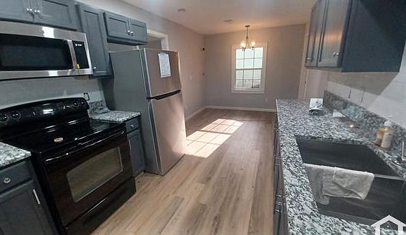 3rd image of 655 E Gill St