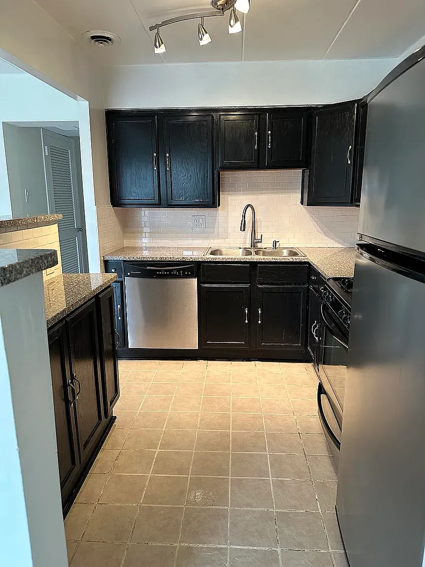 2648 Redcoat Dr — Photo 4