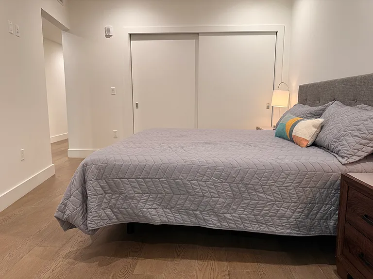 Ample bedside tables, with velvet interior. Hue lights controlled via automation for multiple settings (relax, concentrate, nightlight, etc.)