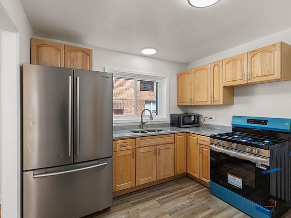 5th image of 7355 N Ridge Blvd APT 2A