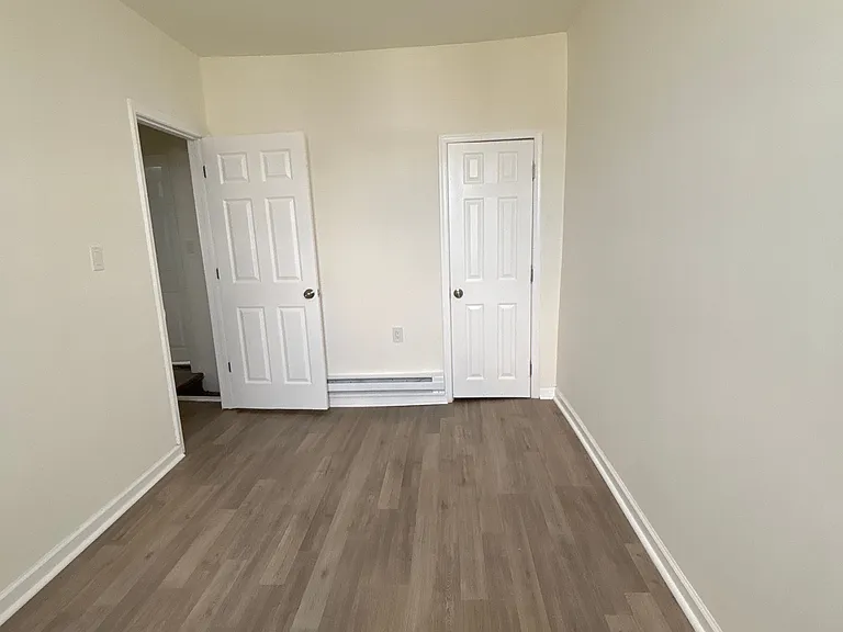 6125 Glenmore Ave — Photo 12