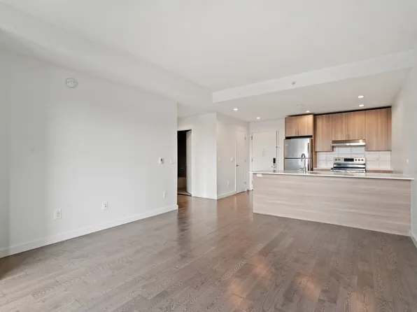 11-39 49th Avenue image 4 of 21