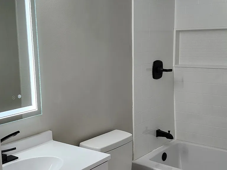 649 Showplace Ct — Photo 11