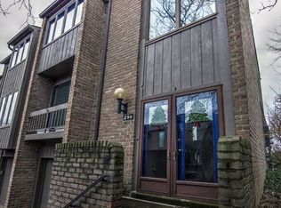 296 Elm Ct, Pittsburgh, PA