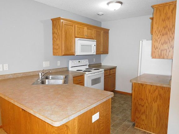 3rd image of 301 Roosevelt St S Unit G