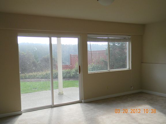 5th image of 10711 33rd Avenue Ct NW