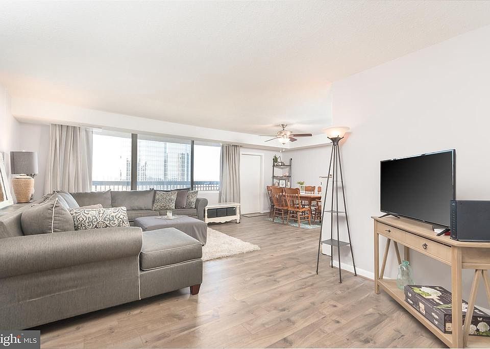 1st image of 3709 S George Mason Dr APT 901E