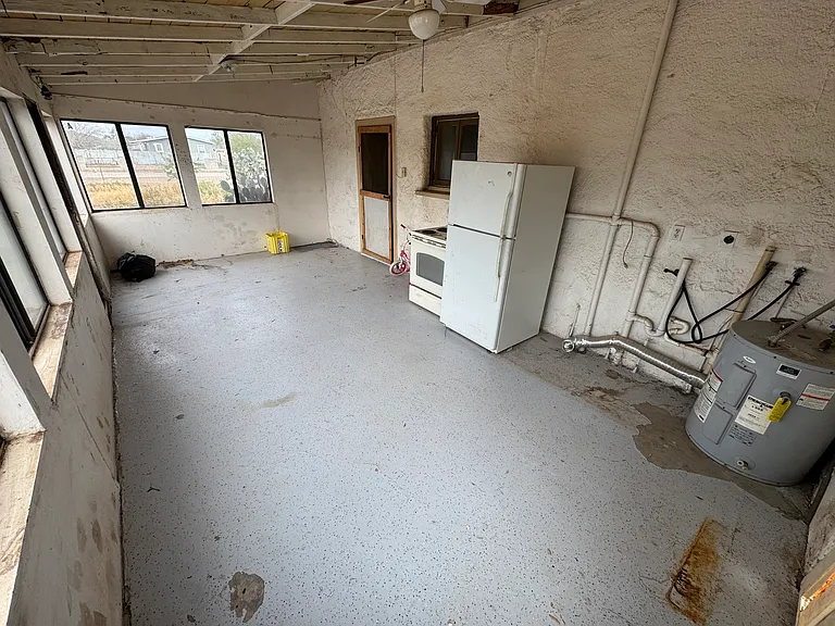 7041 S Headley Ave — Photo 9