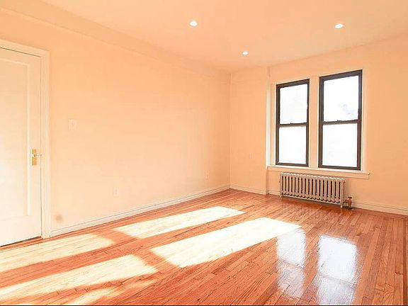 4th image of 3206 29th St APT 2D