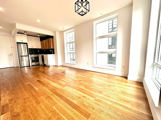 Rented by EXR | media 17