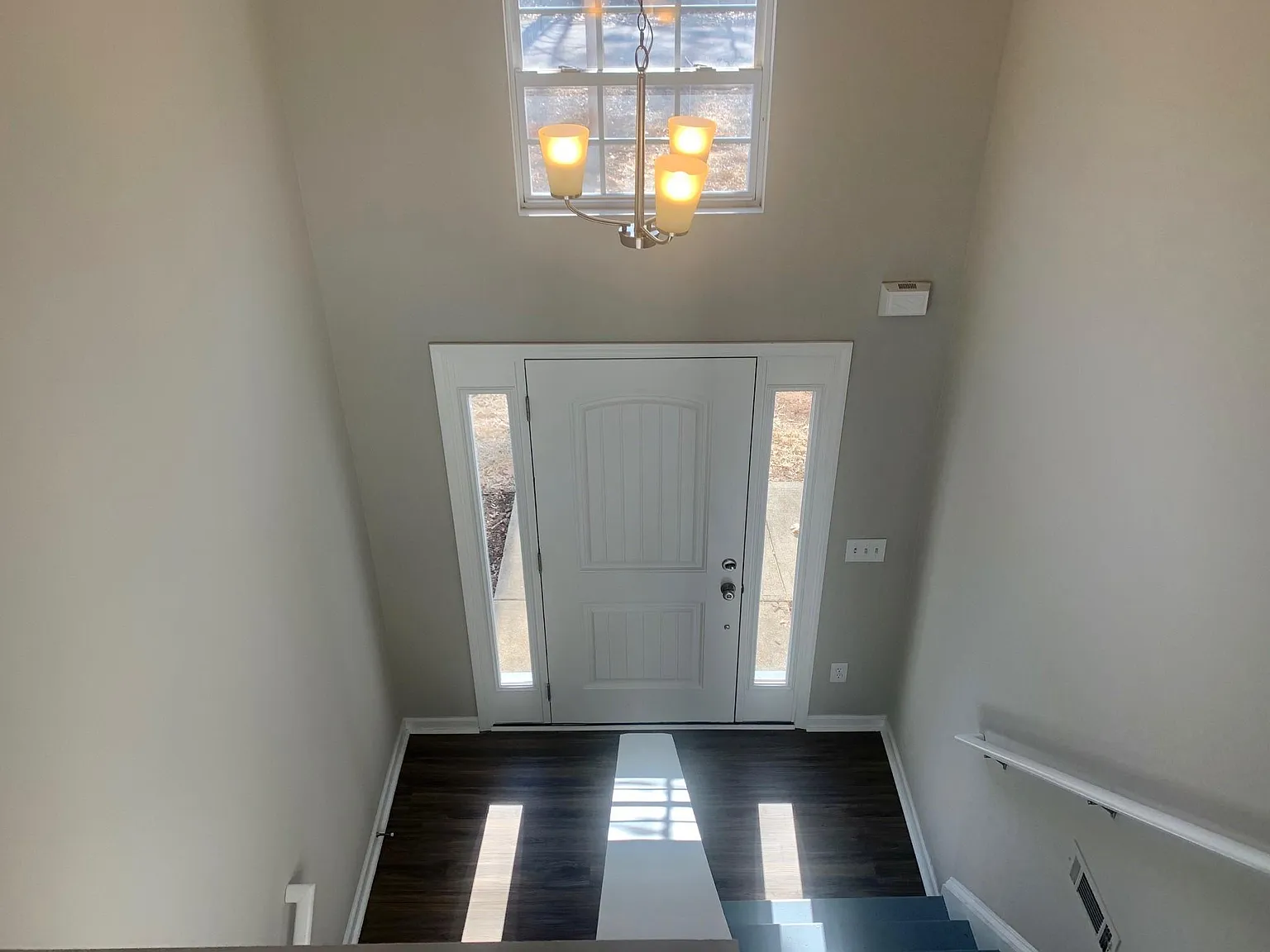 3 bed, 2000 sqft, $2,300 — Photo 3