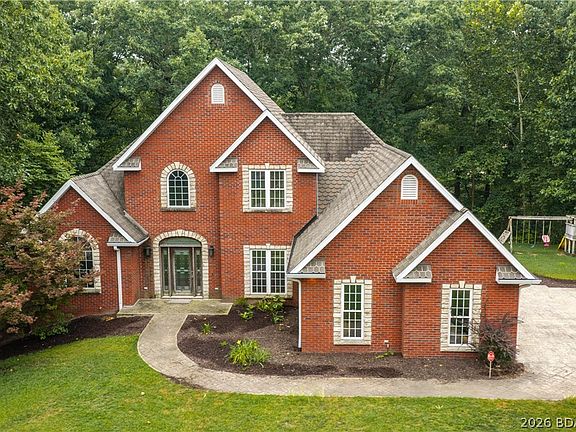 3rd image of 141 Cherry Hill Ct