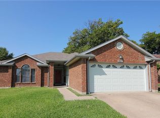 627 Thornhill Ln, Garland, TX 75040