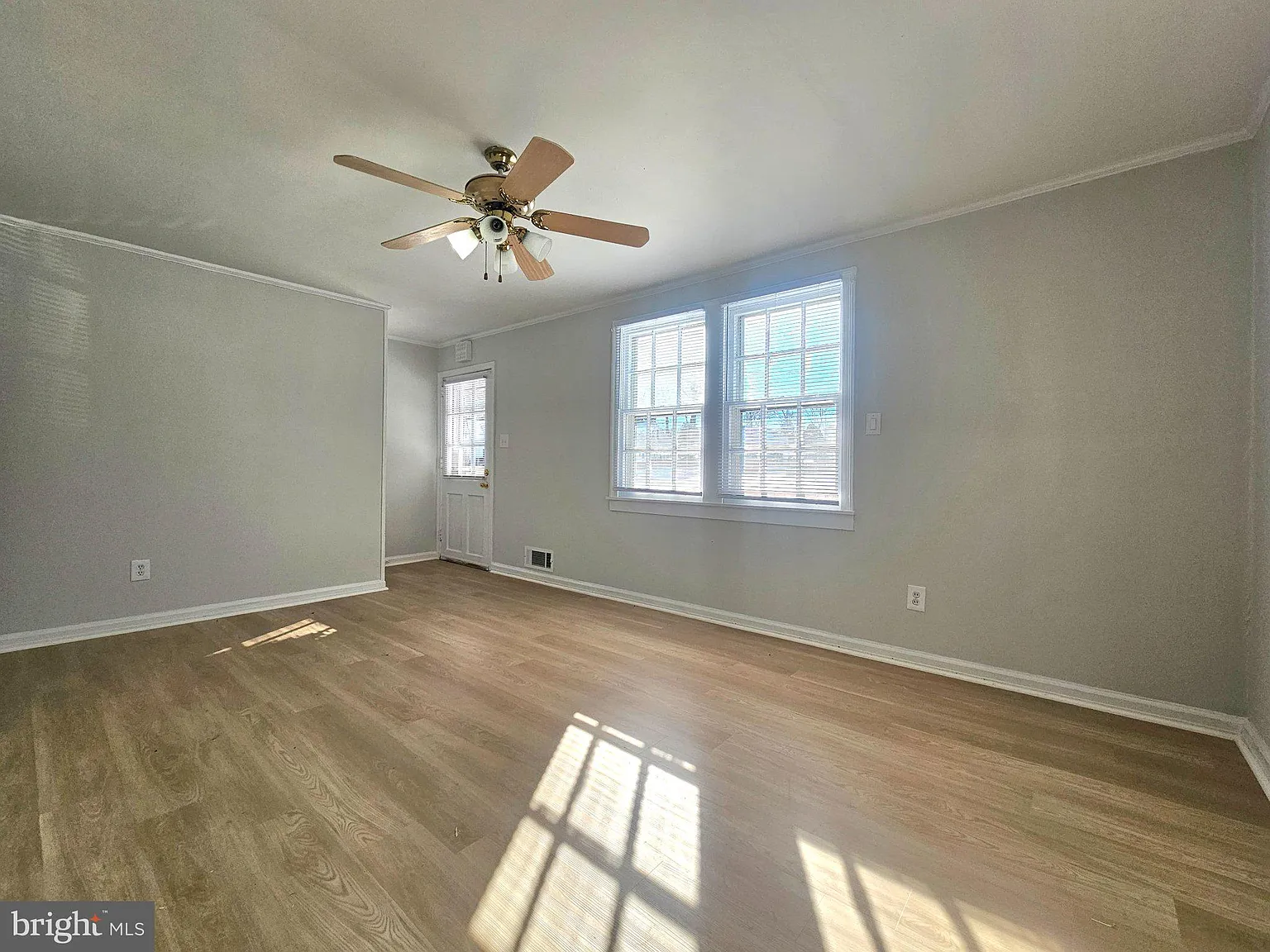 4 bed, 2.0 bath, 1980 sqft, $3,300 — Photo 3