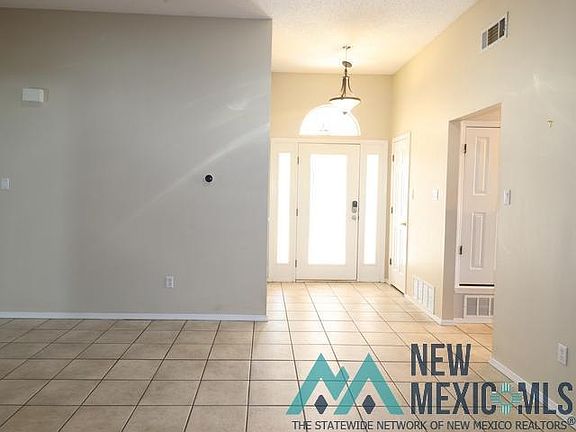 3rd image of 404 Chanticleer Pl