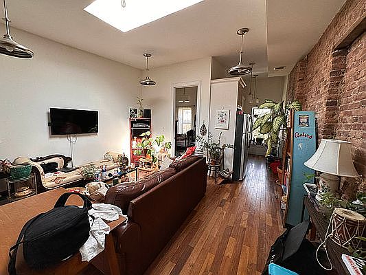 2nd image of 466 Willoughby Ave APT 4