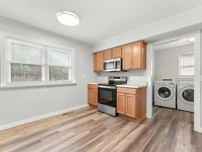 433 S Troy Ave — Photo 21