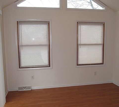 5th image of 4918 Longwood Ave