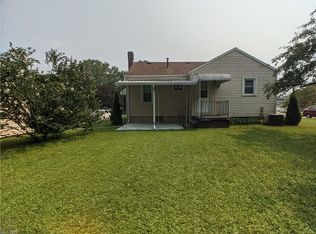 1445 E Broad St, Louisville, OH 44641