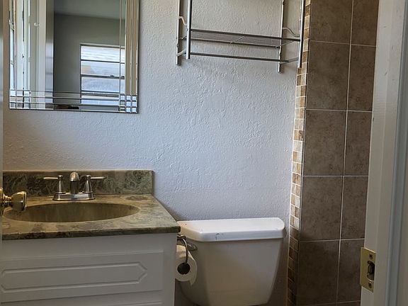 5th image of 301 Kimberly Ln