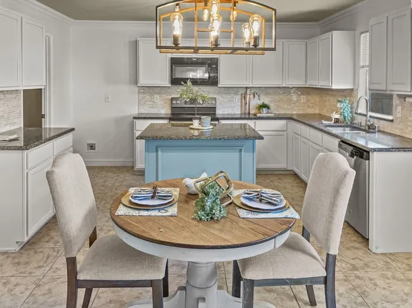 2704 Cedar Crest Dr, Little Elm, TX 75068