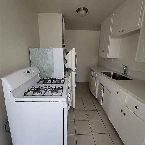 961 Manzanita Dr #4 — Photo 8