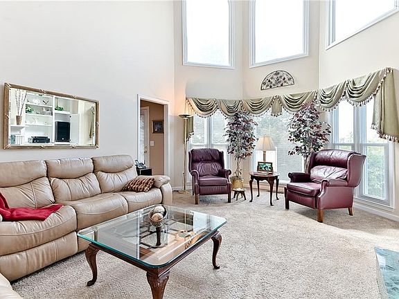 5th image of 3822 Upland Dr