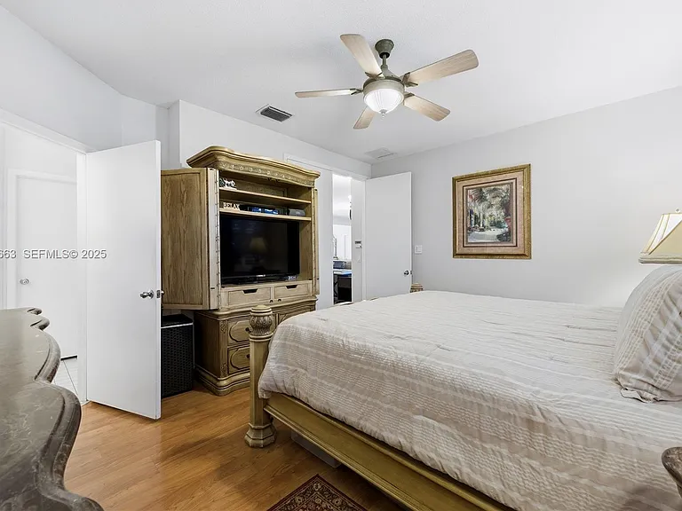 2607 Holy Cross Ln — Photo 21