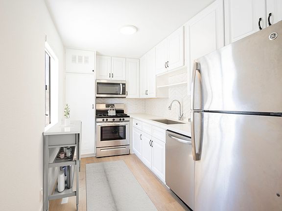 3rd image of 5716 Lexington Ave APT 2