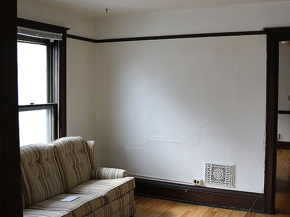 3rd image of 118 N Bassett St #1267276