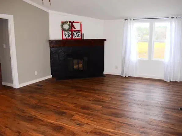 126 Roberts Ln, Jackson, TN 38301