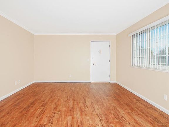 5th image of 438 Ventura Ave APT 6