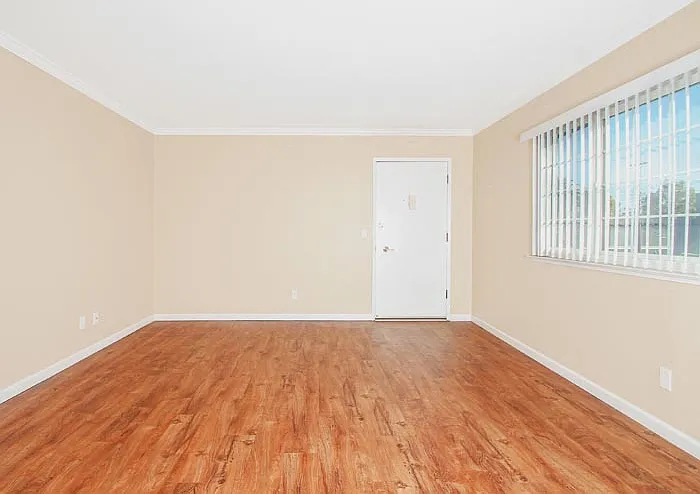 438 Ventura Ave — Photo 6