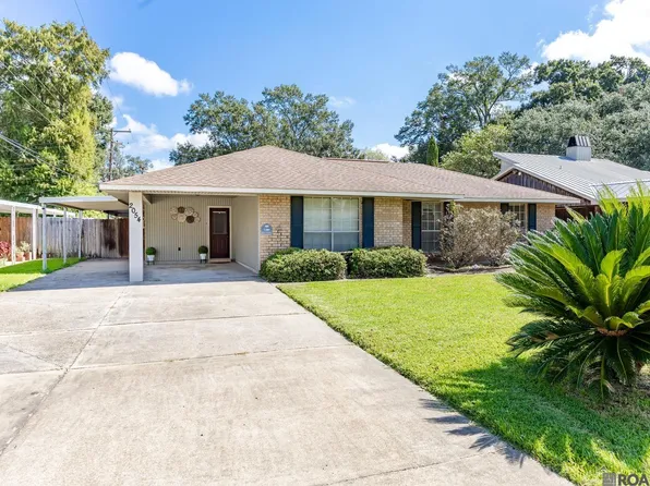2054 Rowcliff Dr, Port Allen, LA 70767
