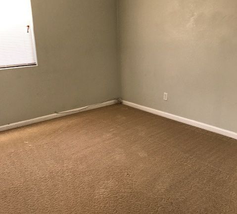 5th image of 2037 Saint Salazar Cir