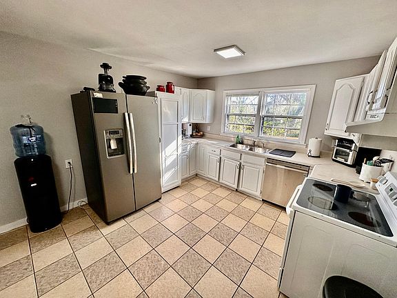 3rd image of 1681 Pitner Dr SE