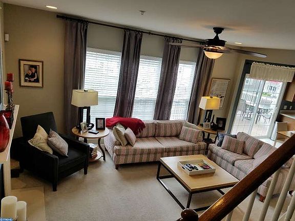 3rd image of 610 Empire Dr