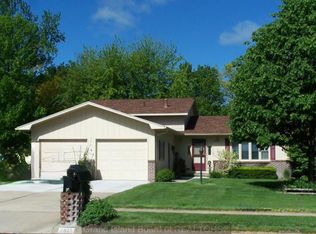 2512 Cochin St, Grand Island, NE 68801