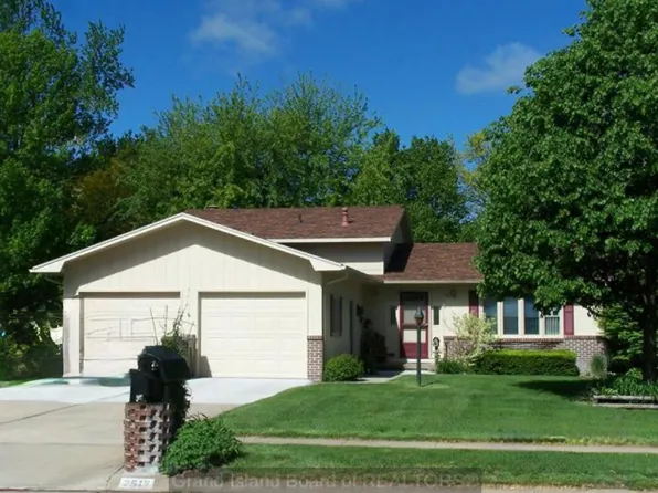 2512 Cochin St, Grand Island, NE 68801